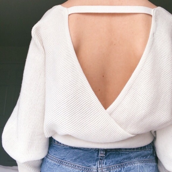 ✨3 for $20✨ Dynamite Open Back Sweater - Picture 1 of 2